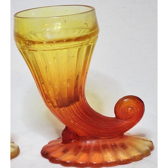 Jeannette Glass Amberina Horn of Plenty Vases Cornucopia Vintage Set Of 2 - Picture 4 of 9